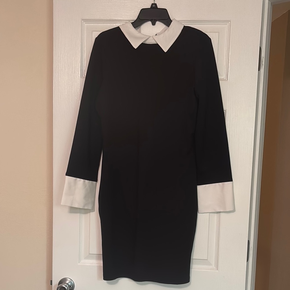 VENUS Black and White Long Sleeve Sheath Dress
